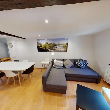 Apartmán Spacious Duplex Center