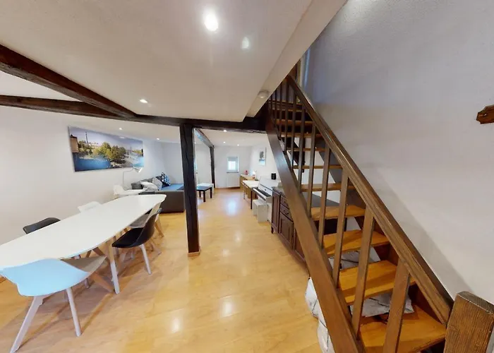 Spacious Duplex Center