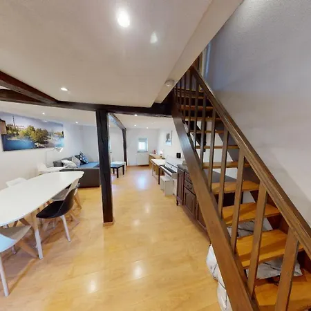 Spacious Duplex Center